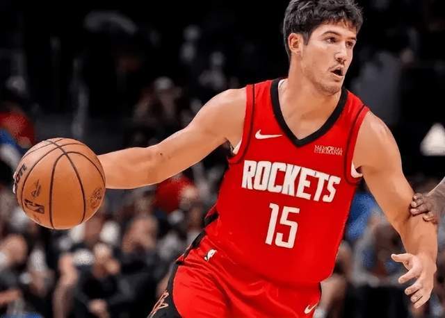 半岛体育官网-险胜活塞！杜兰特32+7+3，谢泼德18+2又立功，乌度卡也如梦初醒了